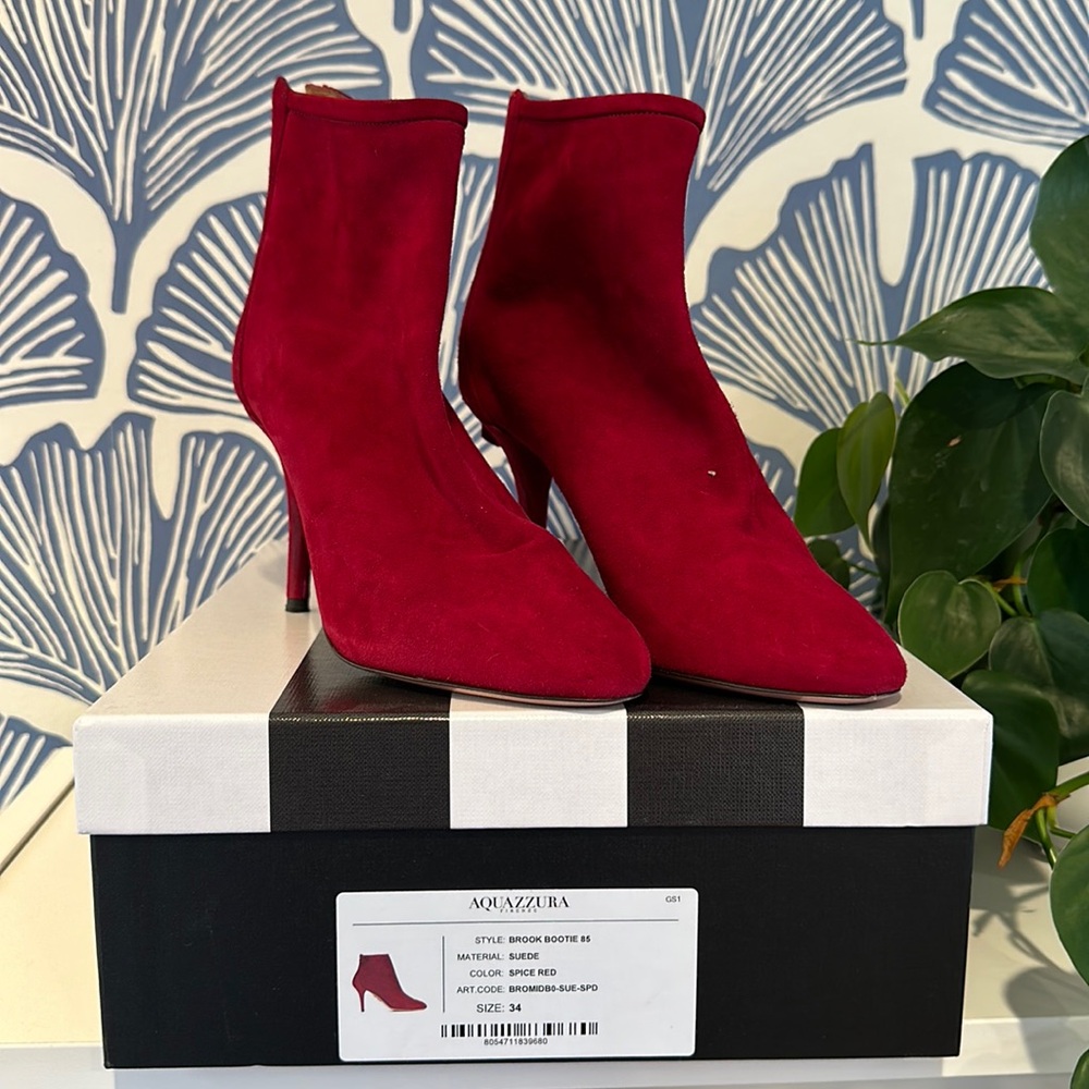 Aquazzura Brook Bootie 85, Suede in Spice Red (burgundy-ish) Size 34,Worn Once!
